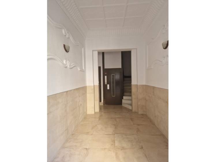 VENTA DE PISO EN EL BARRIO DE RUZAFA, C/ CARLOS CERVERA, CENTRO CIUDAD - 553